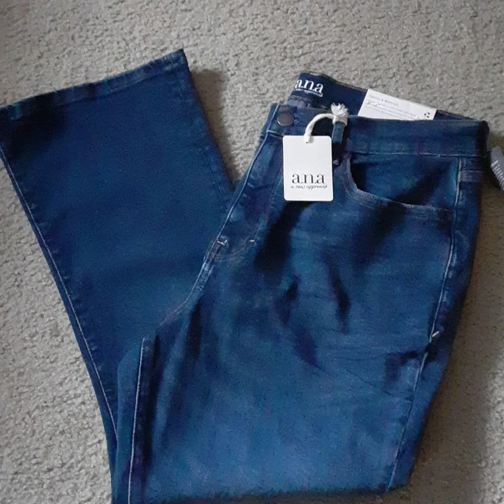 High Rise Cropped Flare NWT - Picture 1 of 7